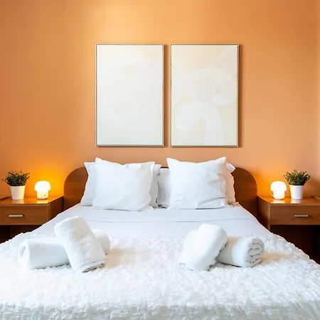 Apartment Odin 1-br & Balcony In