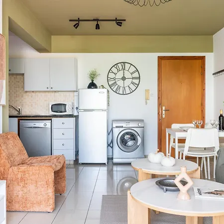 Odin 1-br & Balcony In * Larnaca
