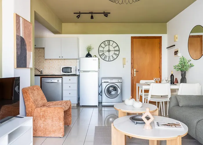 Odin 1-br & Balcony In * Larnaca