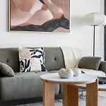 Odin 1-br & Balcony In Apartmán
