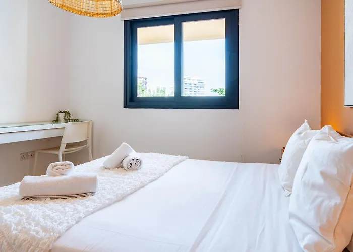 Апартаменты Odin 1-br & Balcony In Ларнака