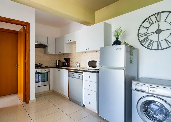 Odin 1-br & Balcony In * Ларнака