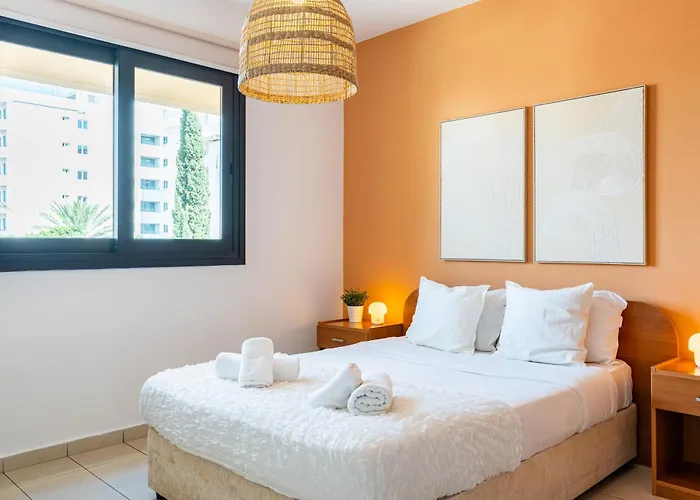 Odin 1-br & Balcony In 라르나카